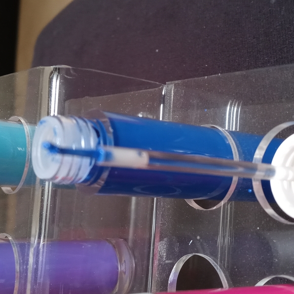 Cosmetics - Picture 2 of 3